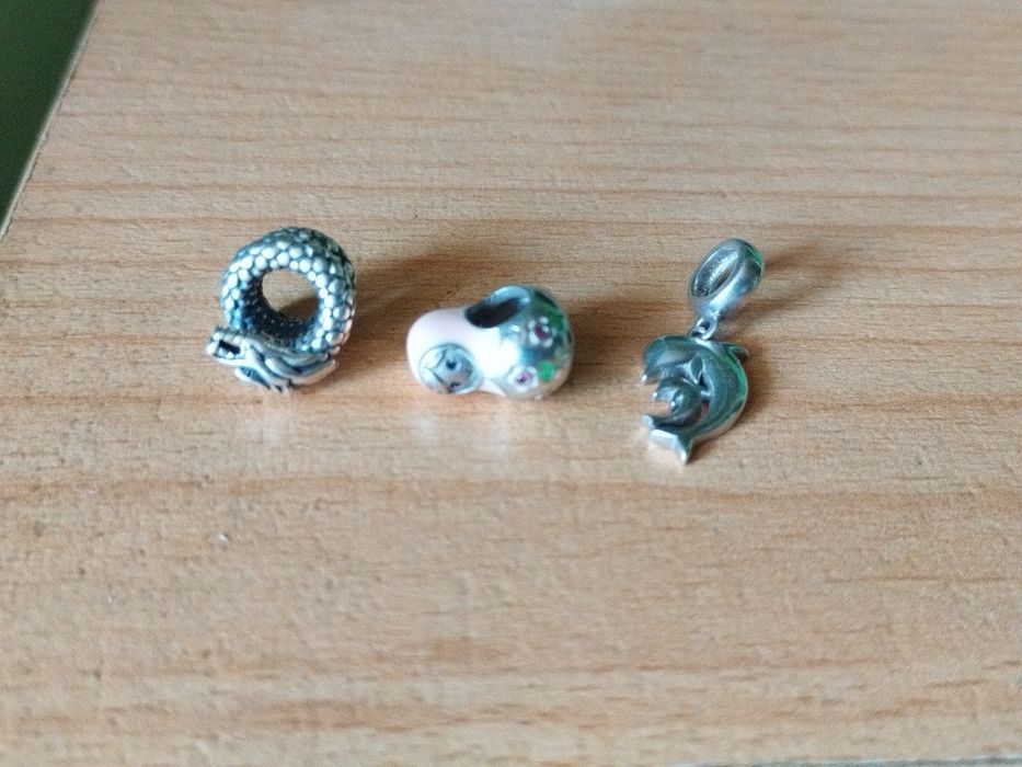 Сребърна гривна тип Пандора с 4 броя талисмани