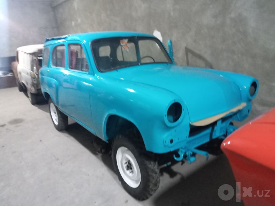Первий советский лухкавоой  автомобиль жип 4х4 москвич м 411.