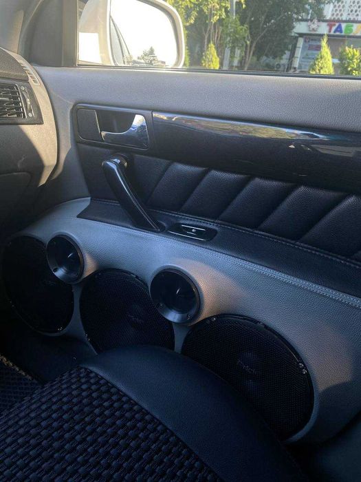 prodam dvernie obshivki na gentru s dinamikami i s usilitelami