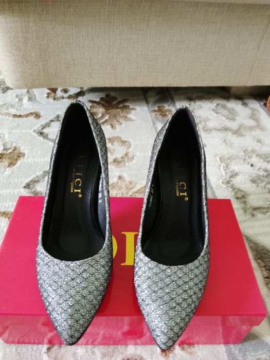 Продам женские туфли (новые)