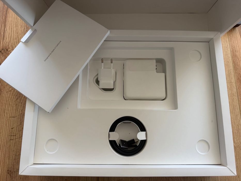 НОВ MacBook Pro 14" M5 PRO Chip 15-CPU/16-GPU/48GB RAM/1TB SSD ГАРАНЦИЯ ДО 27.5.2029г