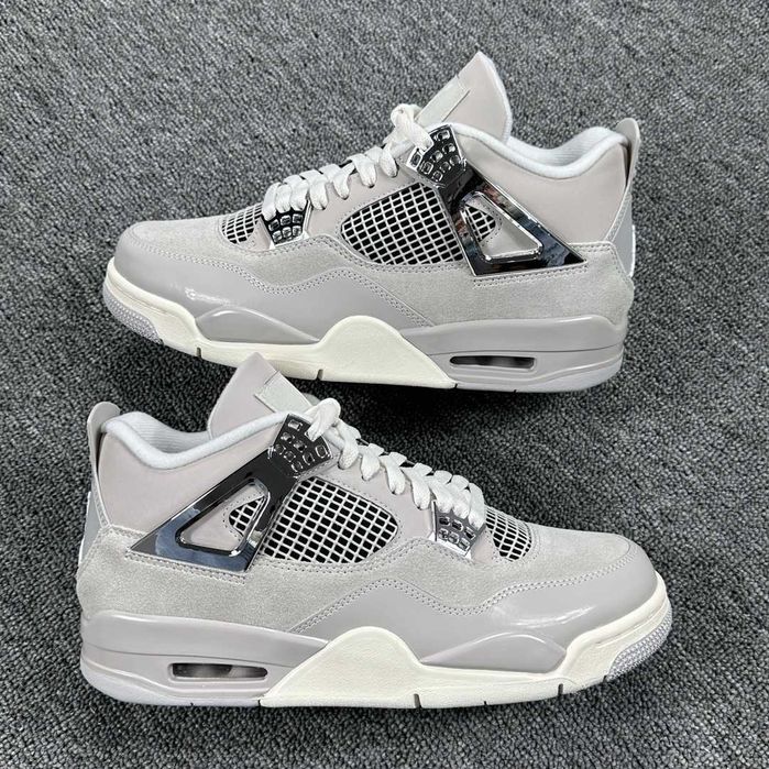 Air Jordan 4 Frozen Moments