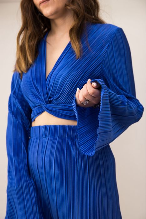 Кроп топ блуза с широки ръкави