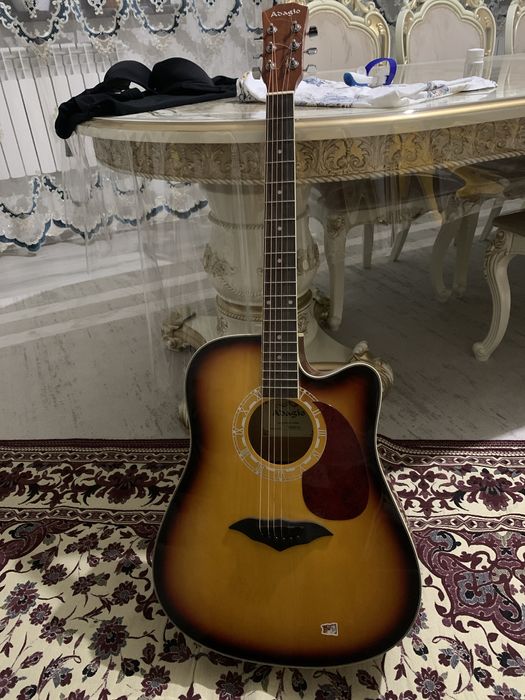 Гитара Адагио в хорошем состояний