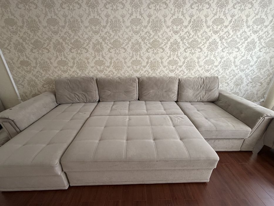 Продам диван , размер 3,5 метра, раскладывается