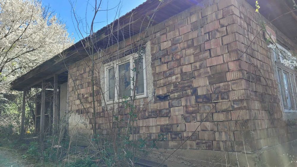 Vand casa cu teren la tara loc Sarmasu,Mures