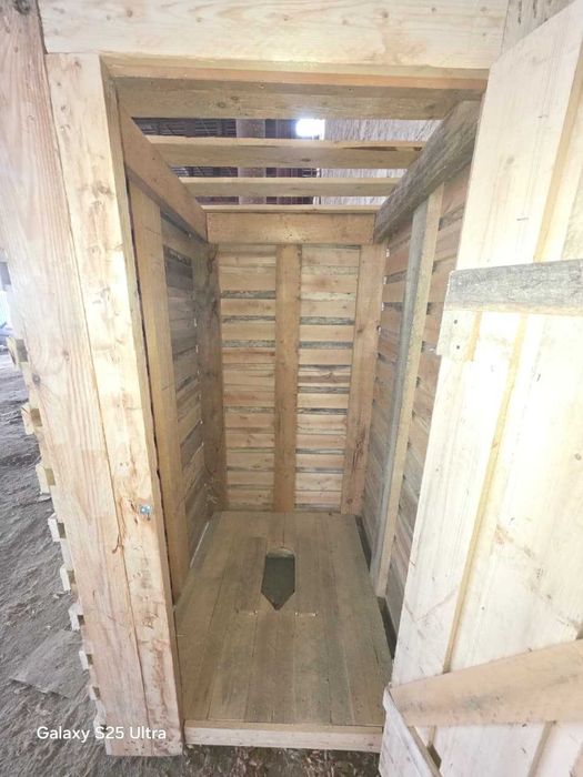 Туалет уличный деревянный