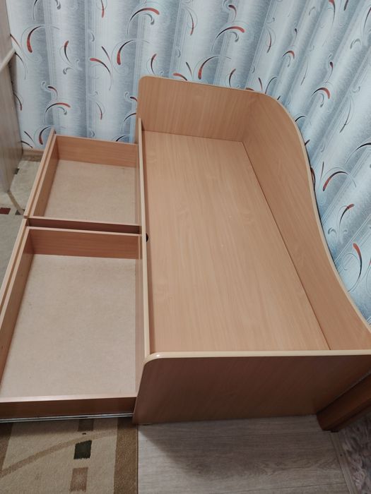 Продам односпальную кровать