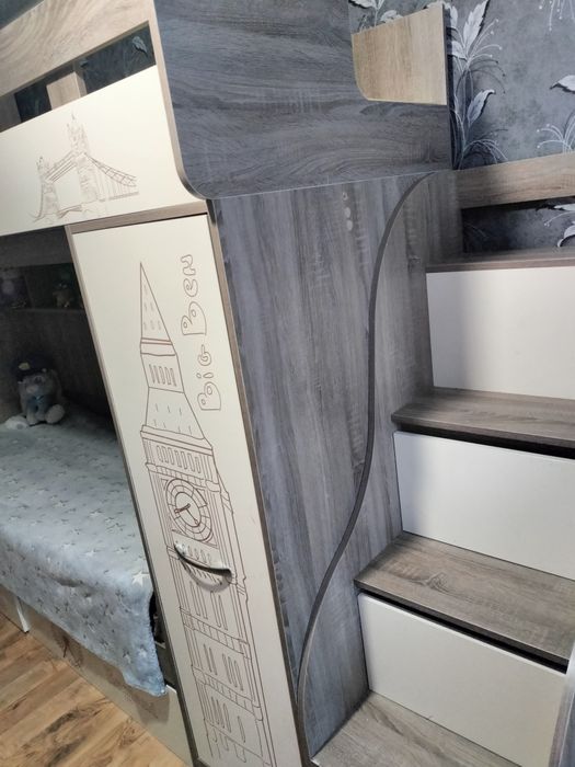 Двухярусная кровать