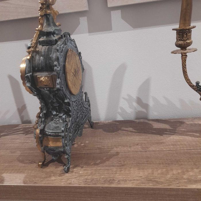 ceas din bronz si perechea de sfesnice bronz masiv