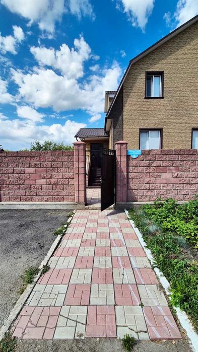 Продам Коттедж в Тепличном! 186 м2 / 10 соток!