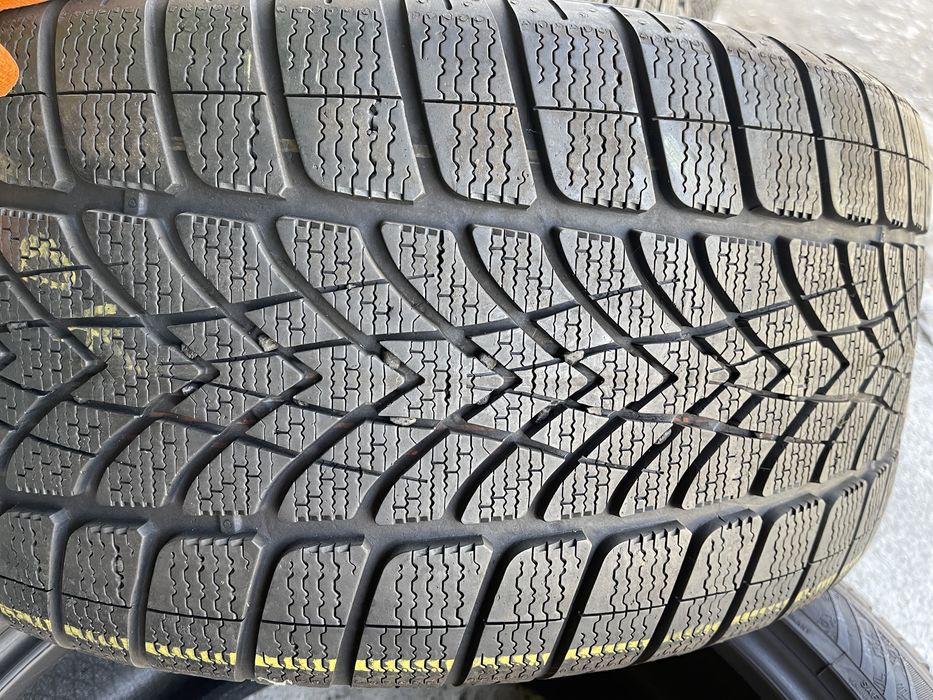 4 anvelope de iarna Dunlop fata 265/45/20 spate 295/40/20