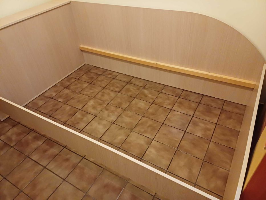 Спалня, ракла, рамка, матрак