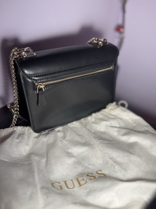 Черна чанта guess