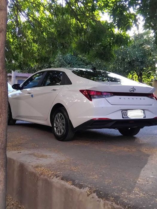 Hyundai Elantra 2022 Хюндай Элантра