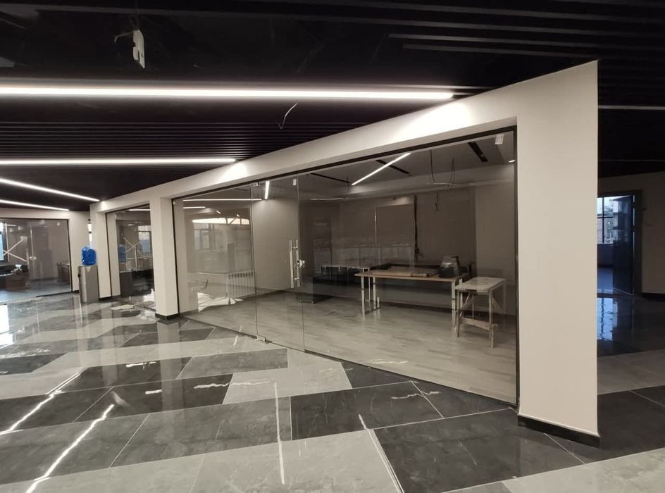 Стеклянный перегородки витражи перила