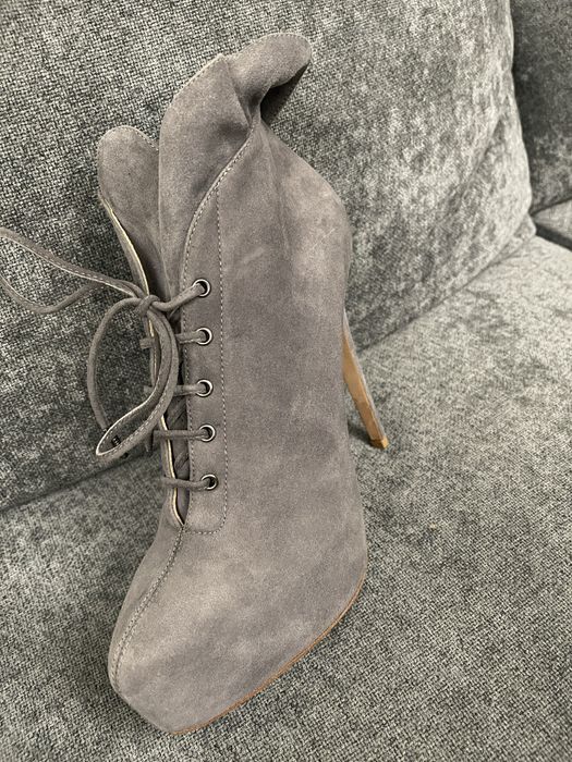 Продам ботильоны италия новые