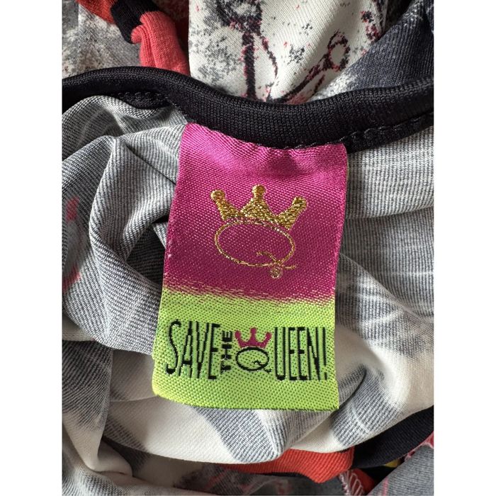 Продавам рокля на италианския бранд „Save the Queen“,