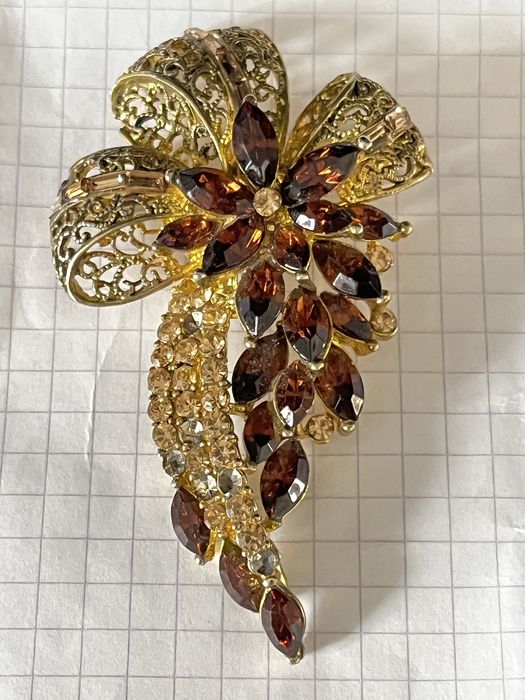 Советский янтарь, серебро, цепочки, броши