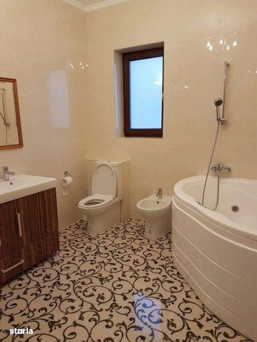 Vila lux de 5 camere cu parcare subterana în zona Bragadiru - Ghencea