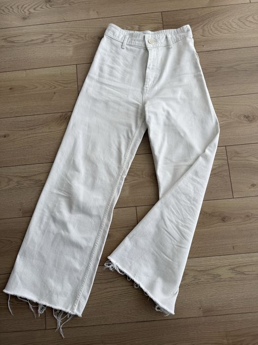 Бели дънки с висока такия и широк крачол Zara