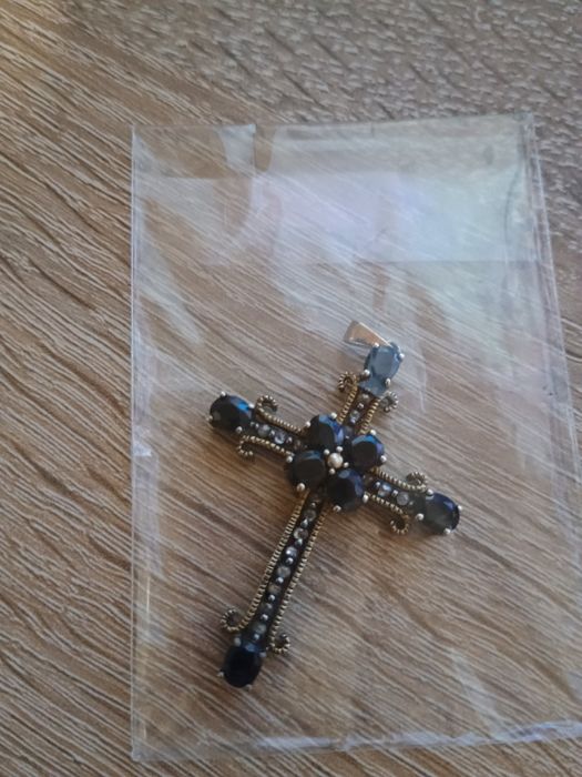 Медальон голям кръст