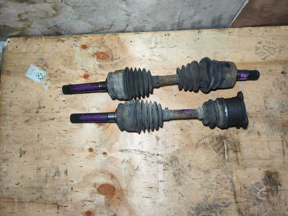 Привод передний левый правый Mitsubishi Pajero Паджеро 2 шрус граната