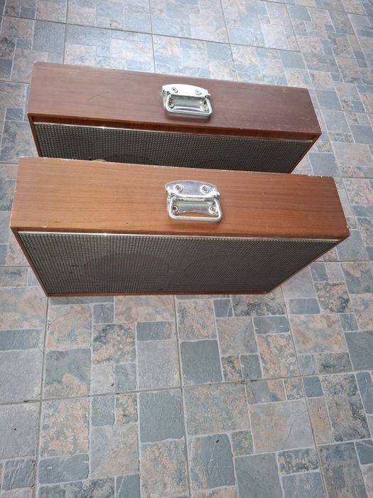 Boxe GRUNDIG.stare buna