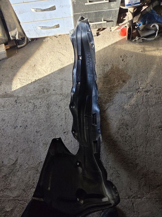 Подкрылка от Тойота Секвоя