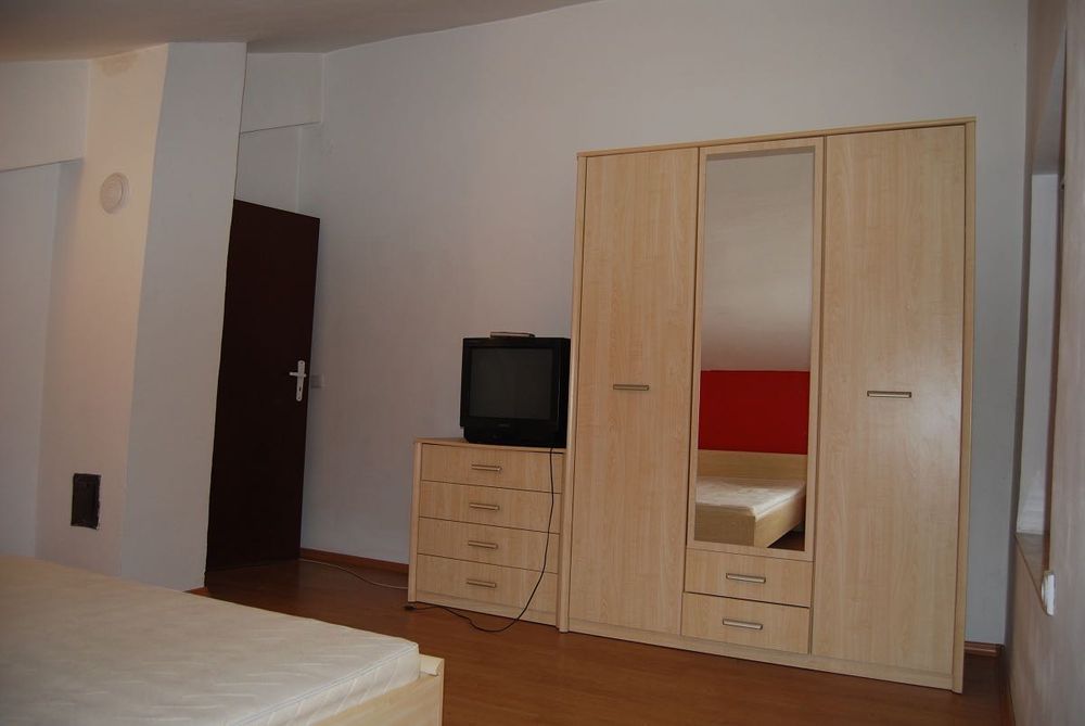 двустаен обзаведен, кв.Редута, тухла с АКТ16, Ателие, до парка