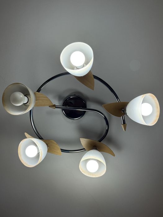 Продам люстру в хорошем состоянии