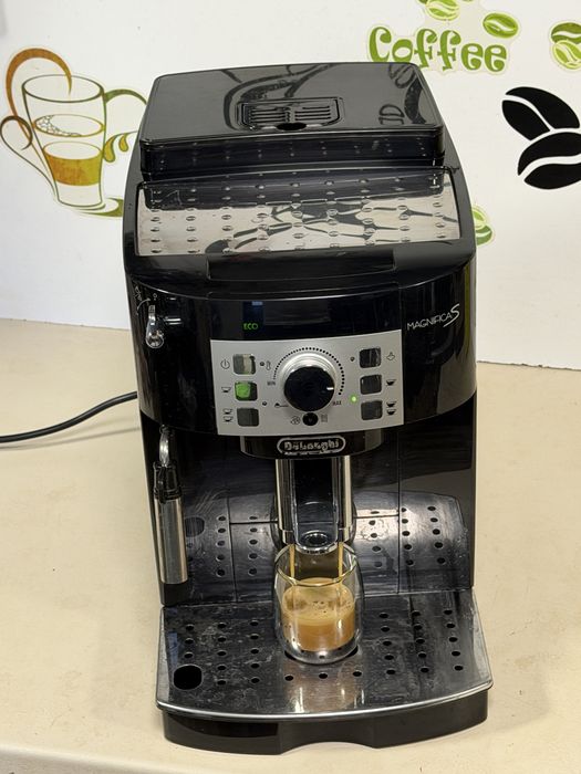Кафемашина кафе автомат delonghi magnifica S с гаранция