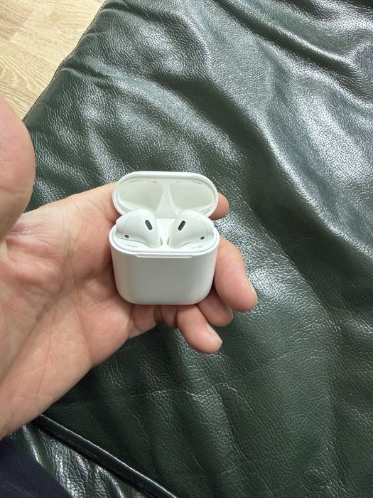 Продам AirPods 2