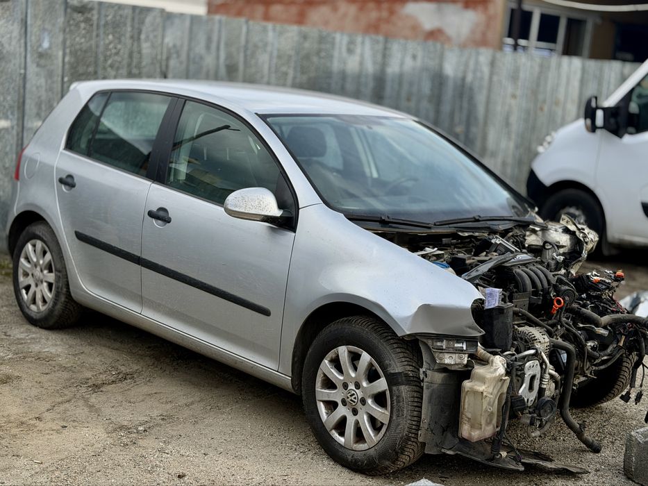 Vw Golf 5 1.6 mpi ръчка На Части !