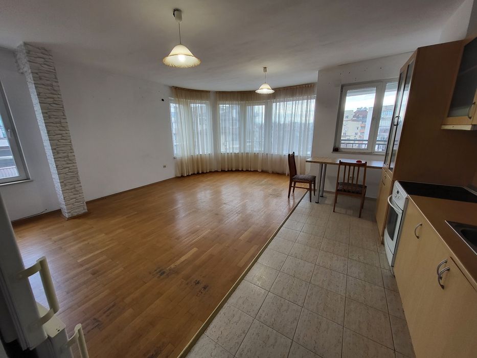 Дава се под наем Тристаен апартамент в Варна, Център - 95 кв.м за 408 € - Снимка #2