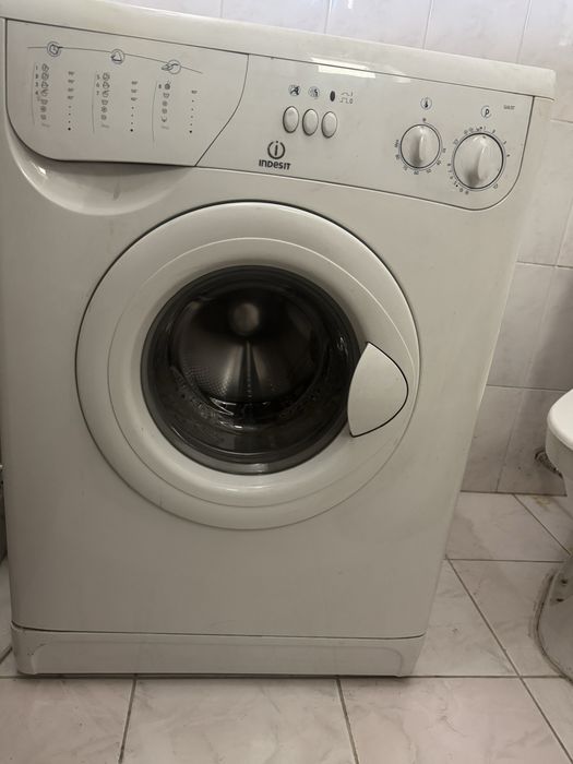 Стиральная машина indesit б/у