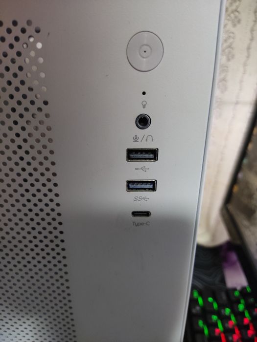 Продам белый корпус DEXP