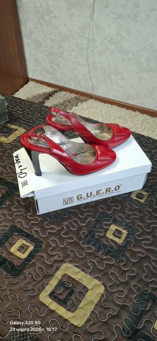 Босоножки женские