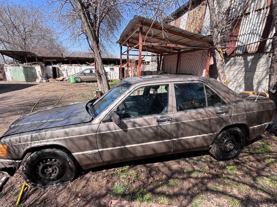 Мерседес Бенц 190