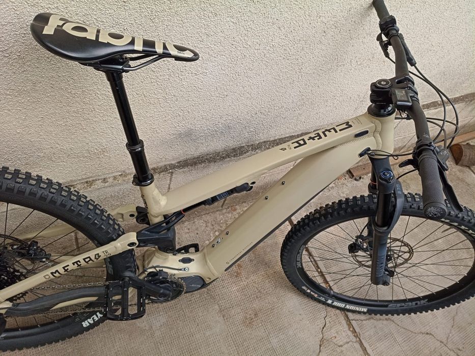 Bicicleta electrică Commencal full suspensie
