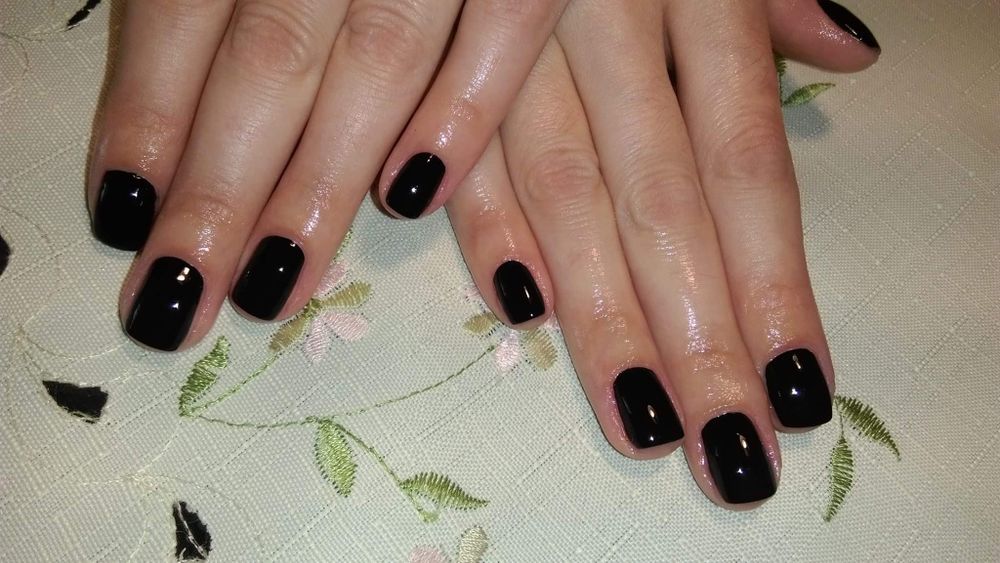 IAȘI - LA DOMICILIUL TĂU! Manichiură/pedichiură clasică și epilat