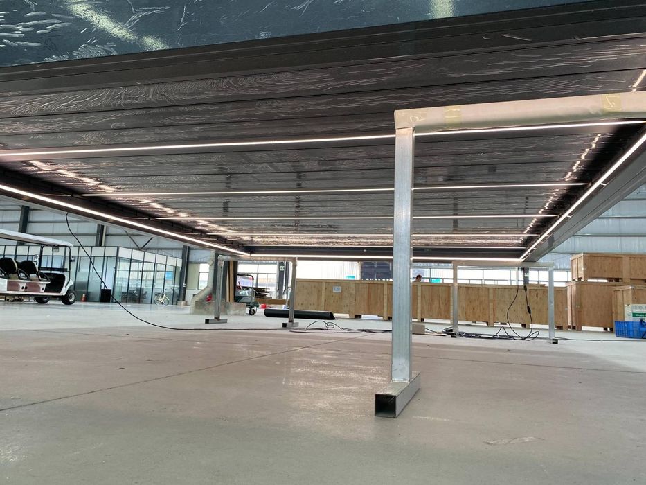 Биоклиматична пергола 3.5 x 5 m, с електрически покрив и автоматични UV щори