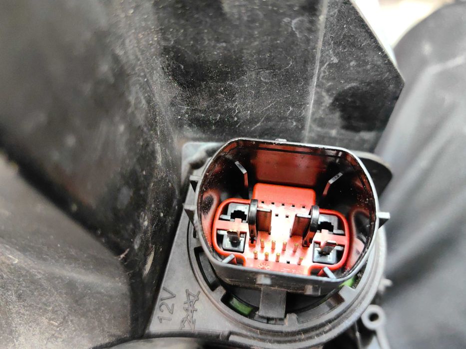 Оригинален фар Land Rover Defender Full Led