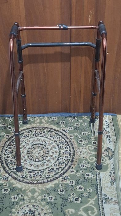 Ходунок для взрослых