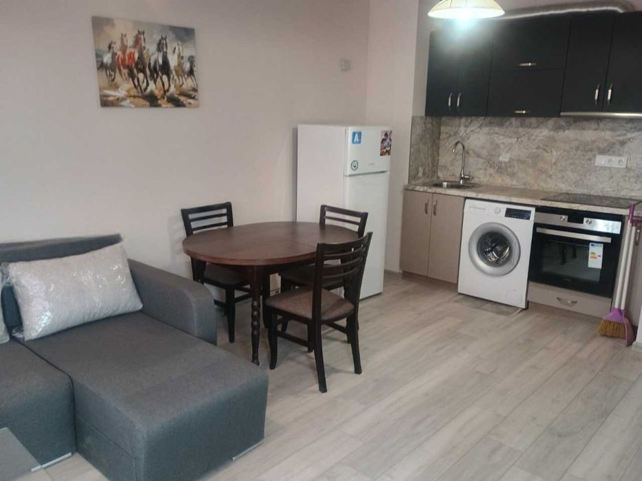 Дава се под наем Тристаен апартамент в София, Люлин 9 - 90 кв.м за 648.21 € - Снимка #1