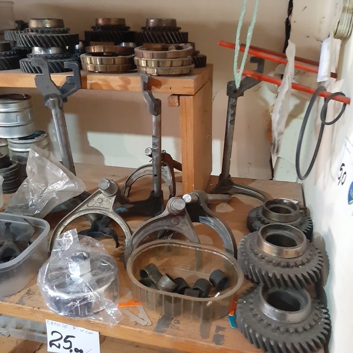 Vand piese De Colectie Noi Dacia1310.