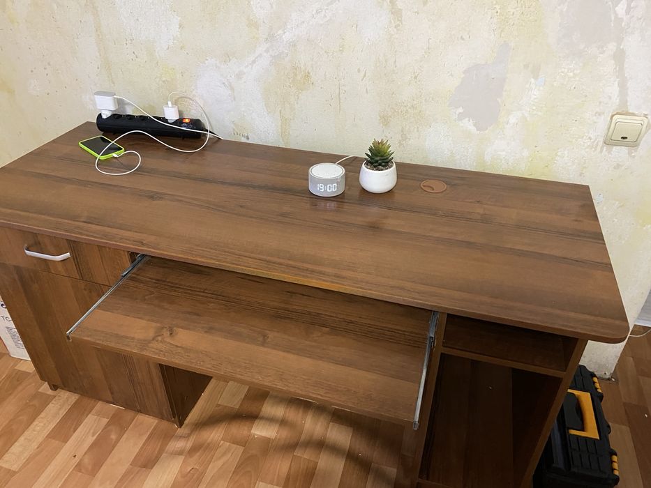 Рабочий/офисный стол