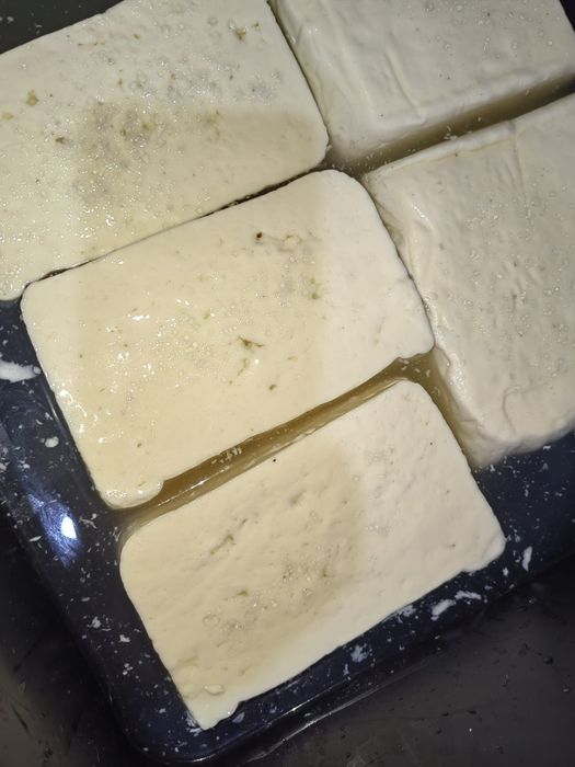De vânzare telemea de vaca