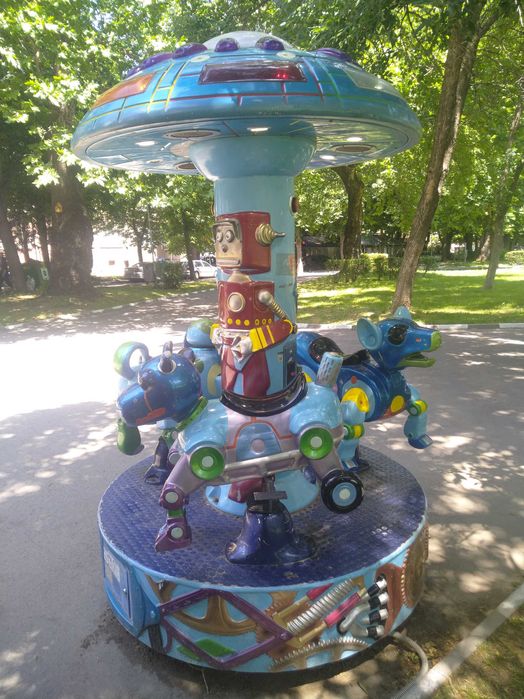 Клатушки детски атракциони кран въртележка карусел