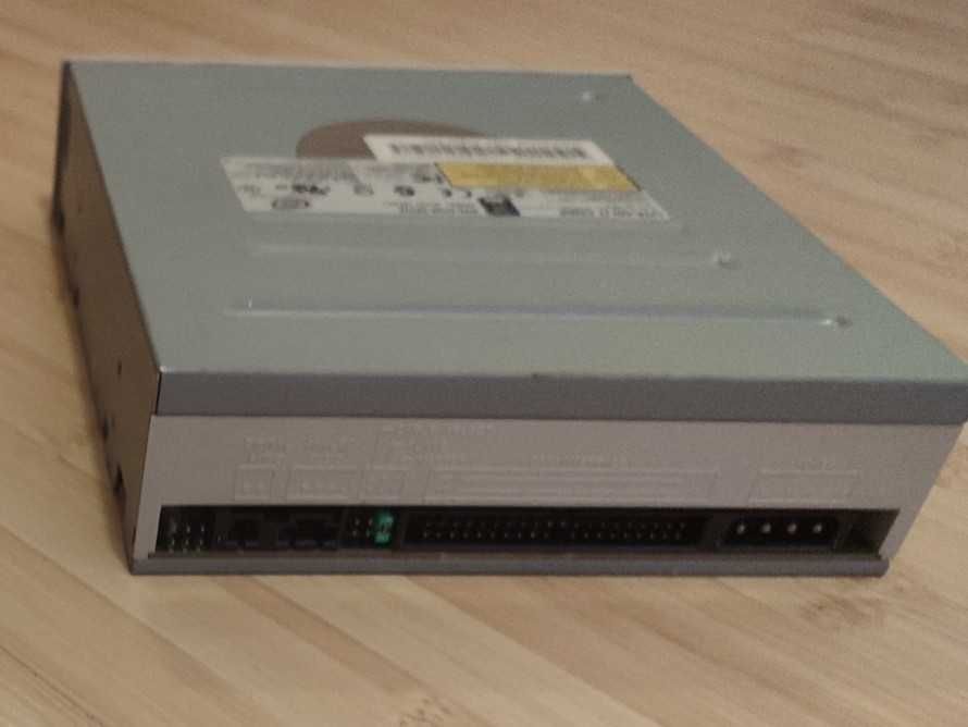 Ретро компютърни части / Ретро хардуер (AGP видеокарта, Дъно Socket 754, DVD-ROM, RAM, LAN) – поотделно или в лот
